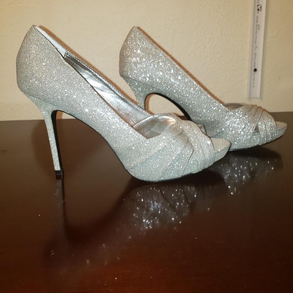 High Heels - Picture 2 of 4